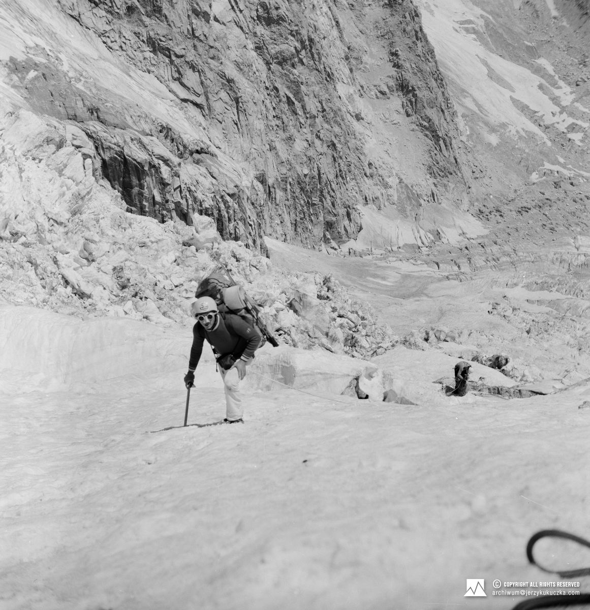 Participants of the expedition while climbing. From the left: Miro Štebe and Paweł Pallus.