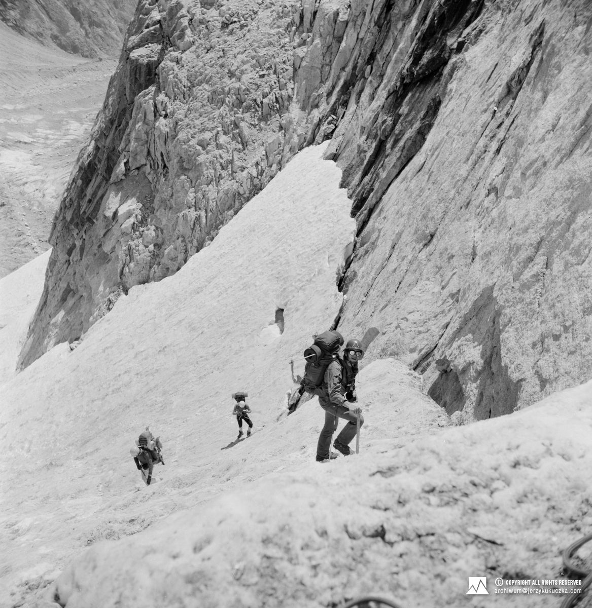 Participants of the expedition while climbing. From the right: Matjaž Veselko, Paweł Pallus and Miro Štebe.