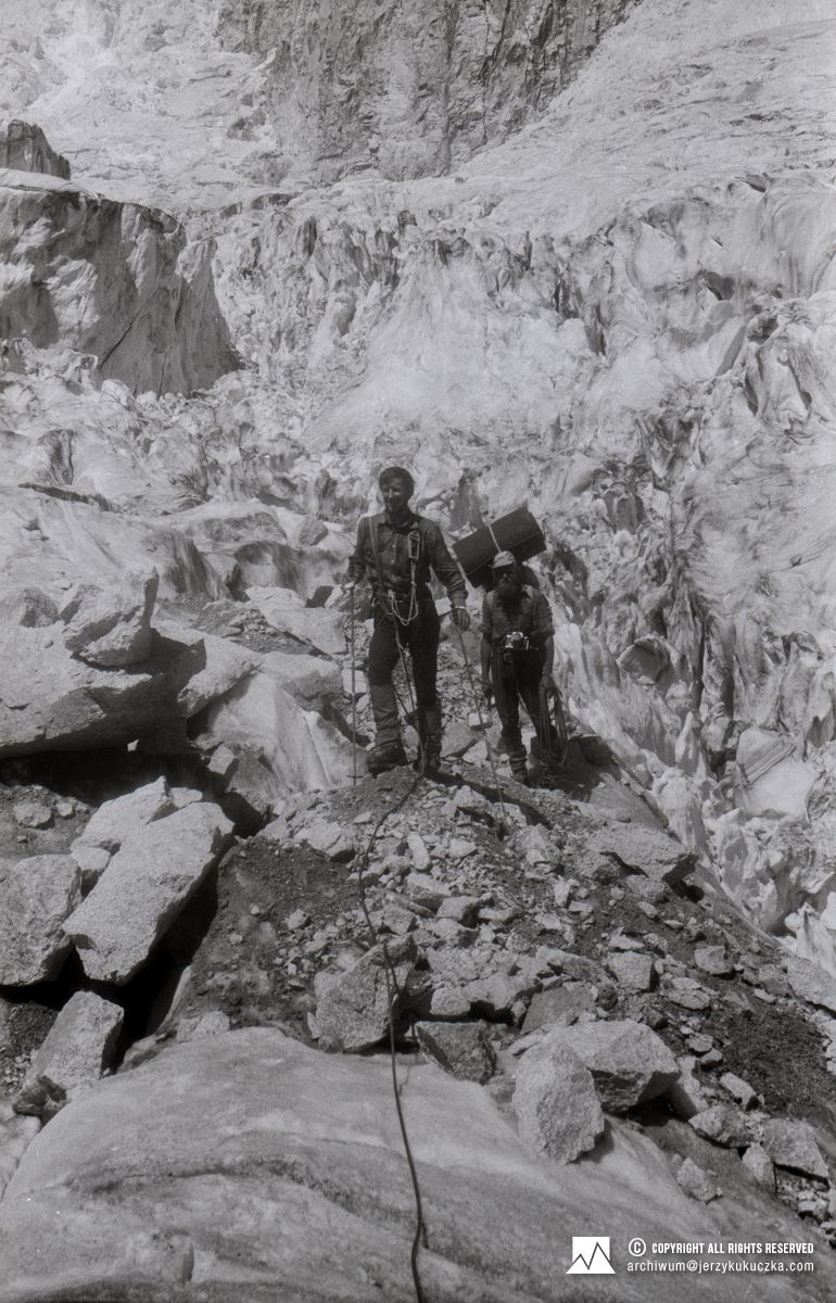 Uczestnicy wyprawy na lodospadzie. Od lewej: Janez Šušteršič i Tadeusz Piotrowski.