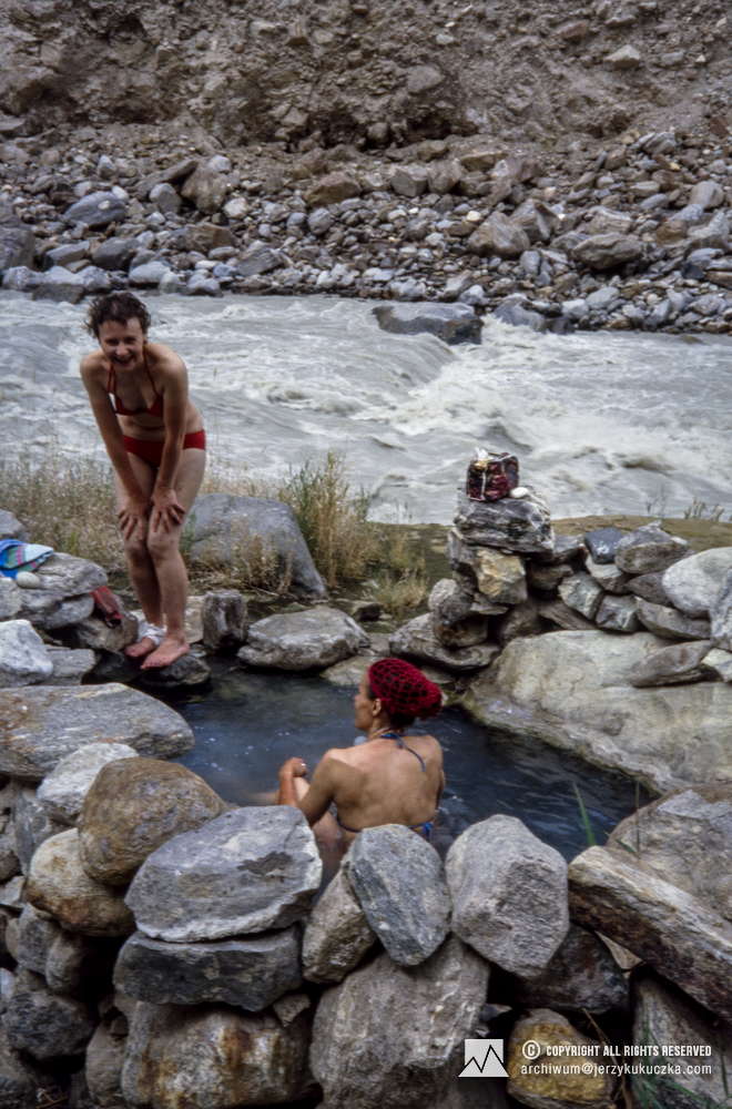 Participants of a women's expedition during a bath in hot springs near Askole. From the left: Jolanta Maciuch and Wanda Rutkiewicz.