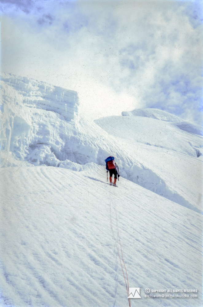 Wojciech Kurtyka on the K2 slope.