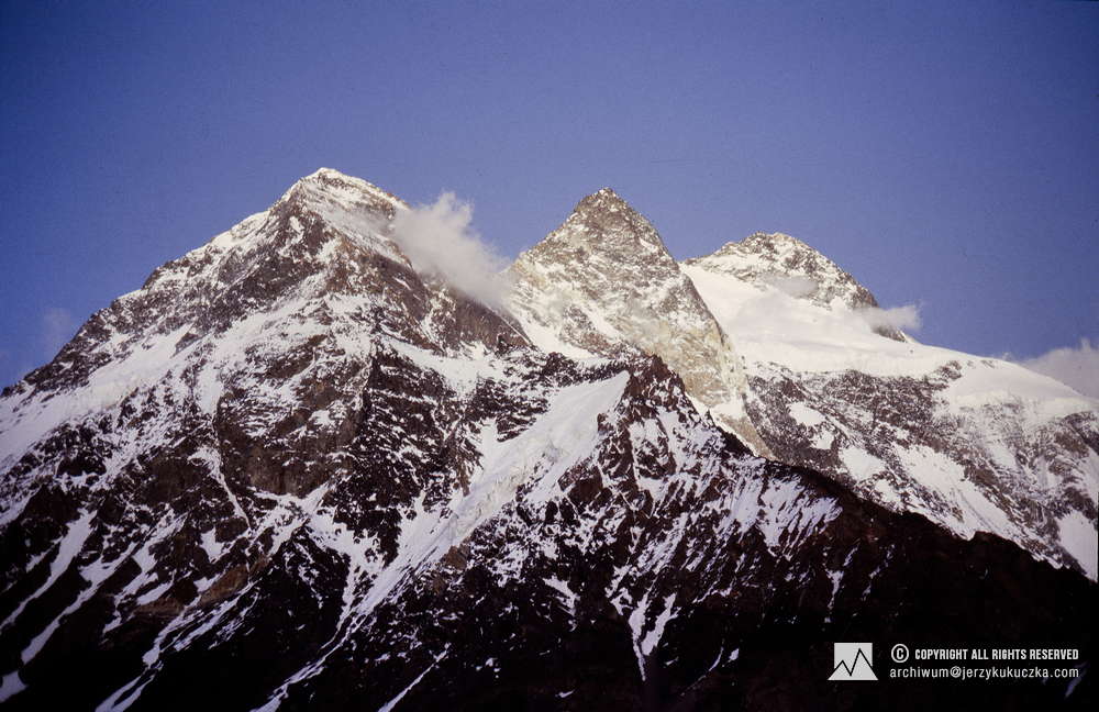 Broad Peak massif. Peaks from the left: Broad Peak North (7490 m above sea level), Broad Peak Central (8011 m above sea level) and Broad Peak Main (8051 m above sea level).