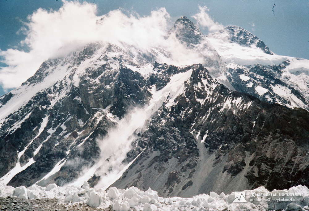 Broad Peak massif. Peaks from the left: Broad Peak North (7490 m above sea level), Broad Peak Central (8011 m above sea level) and Broad Peak Main (8051 m above sea level).