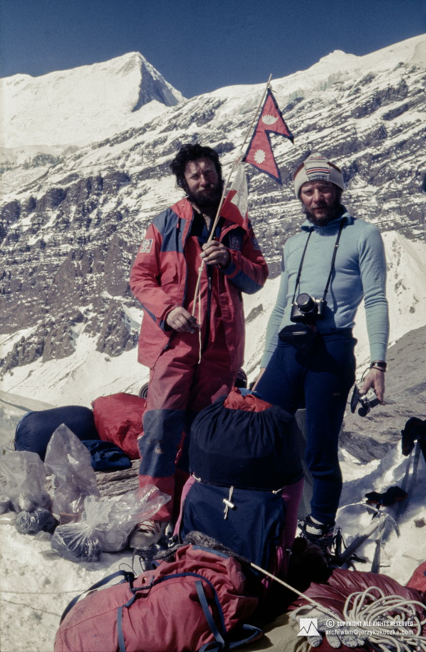 Participants of the expedition in the base. From the left: Andrzej Czok and Jerzy Kukuczka.