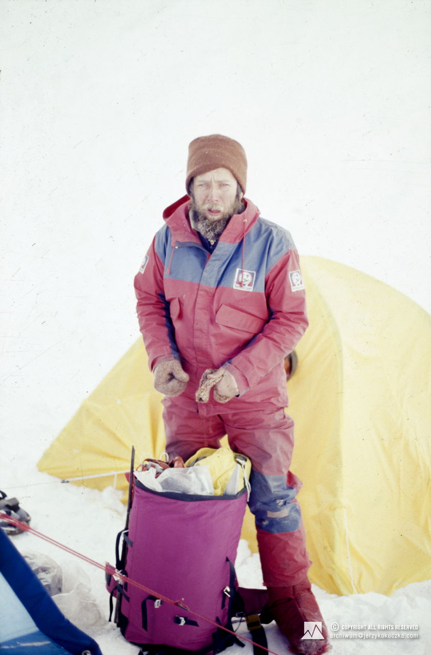 Andrzej Czok in camp II (5800 m above sea level).