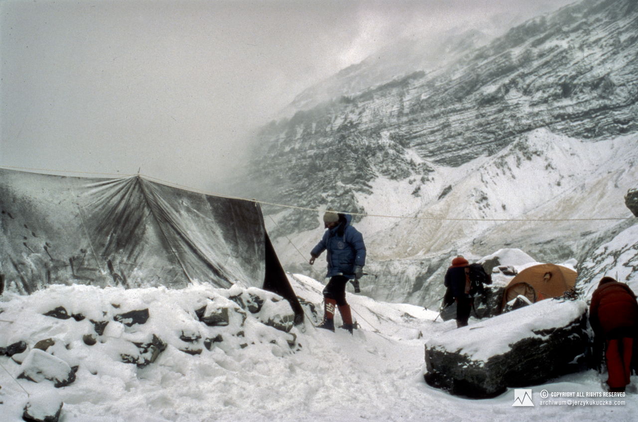 Participants of the expedition at the base.