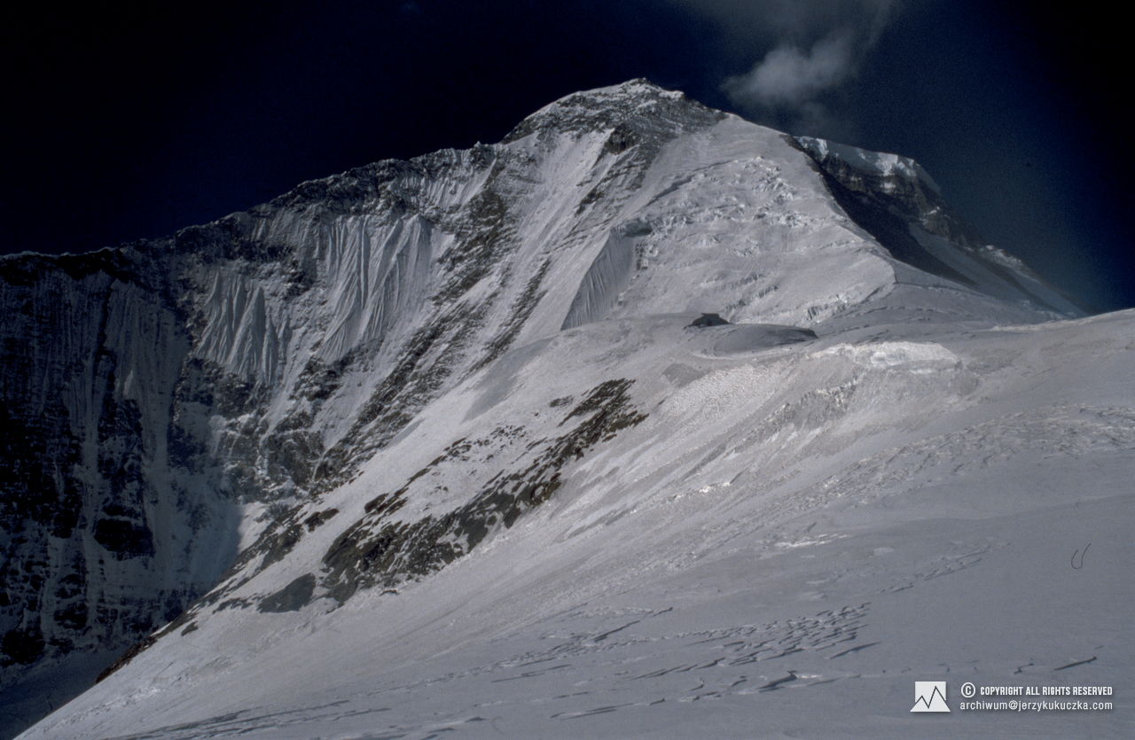 Dhaulagiri peak (8167 m above sea level).