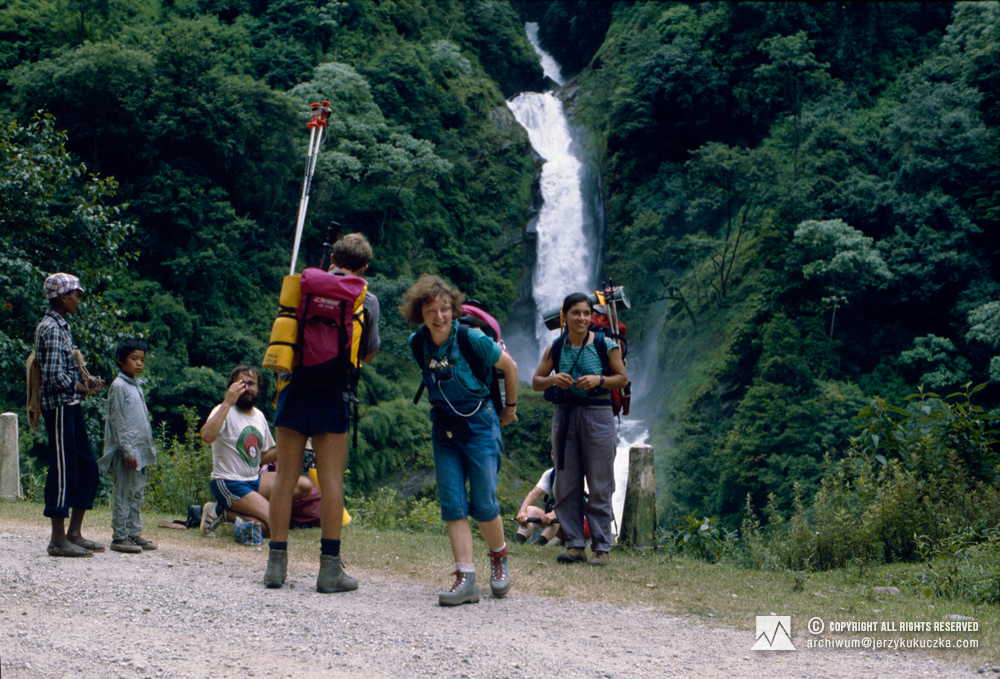Participants of the expedition on the way to Kodari. From the right: Elsa Avila, Christine de Colombel, Alan Hinkes and Ryszard Warecki.