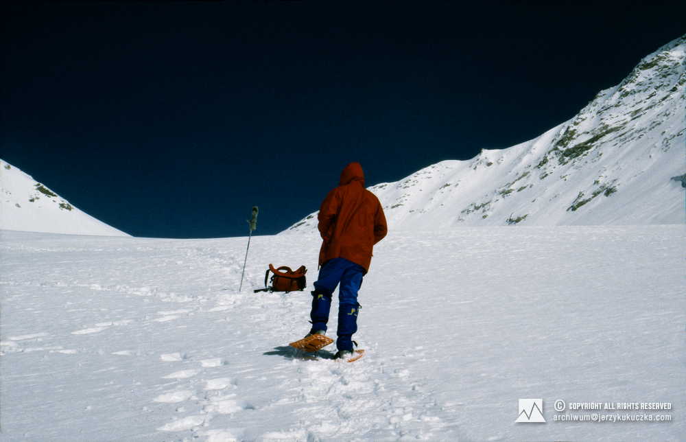 Participant of the expedition on the Shisha Pangma slope.