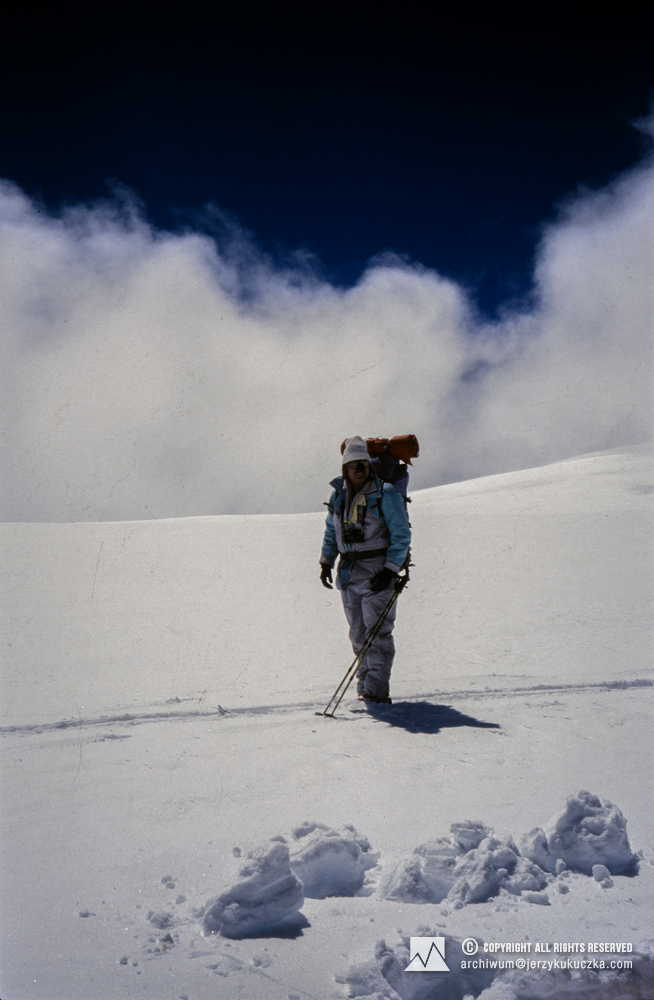 Lech Korniszewski on the slope of Shisha Pangma.