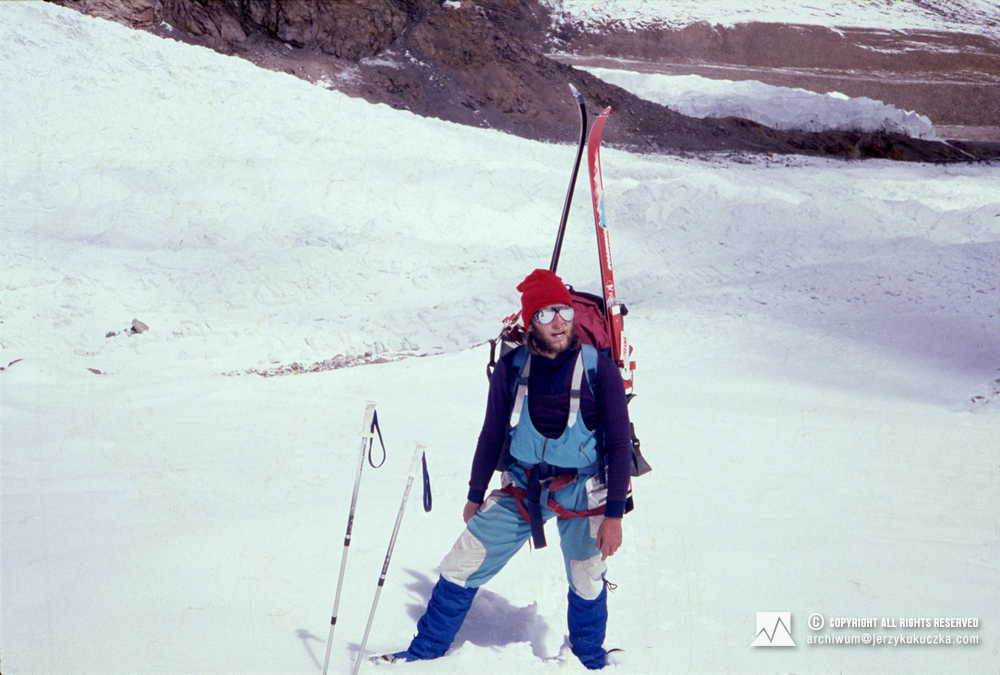 Artur Hajzer while climbing Yebokangyal Ri.