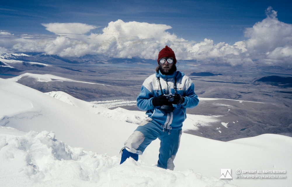 Artur Hajzer on the top of Yebokangyal Ri (7365 m above sea level).