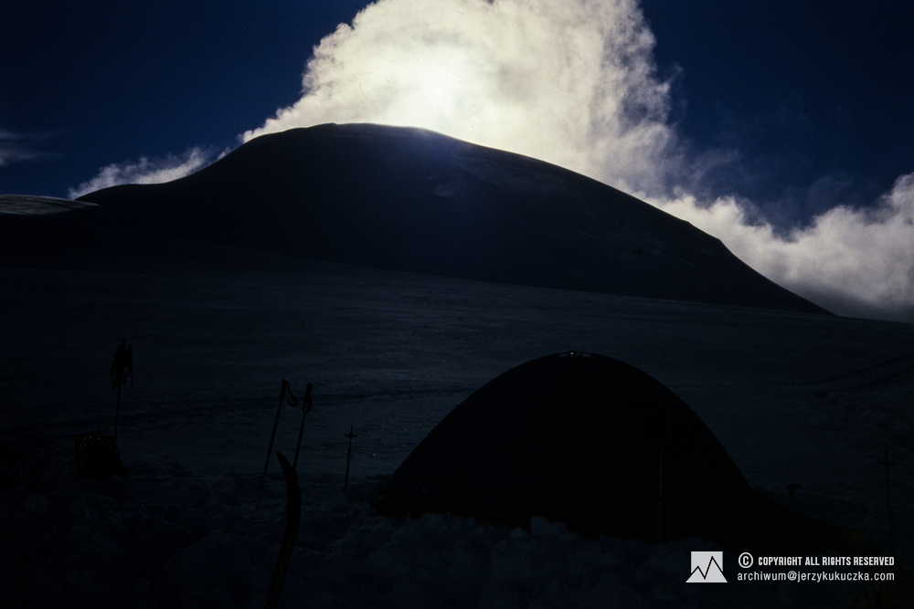 Camp IA (6800 m above sea level) on the slope of Shisha Pangma.