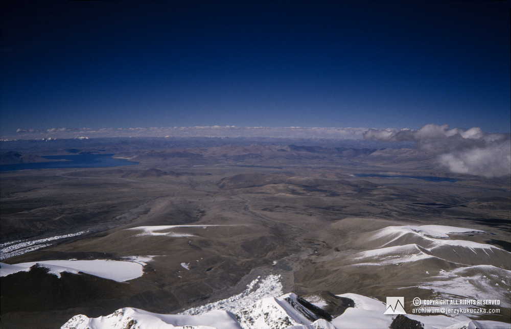 The Tibetan Plateau visible from the Shisha Pangma slope.