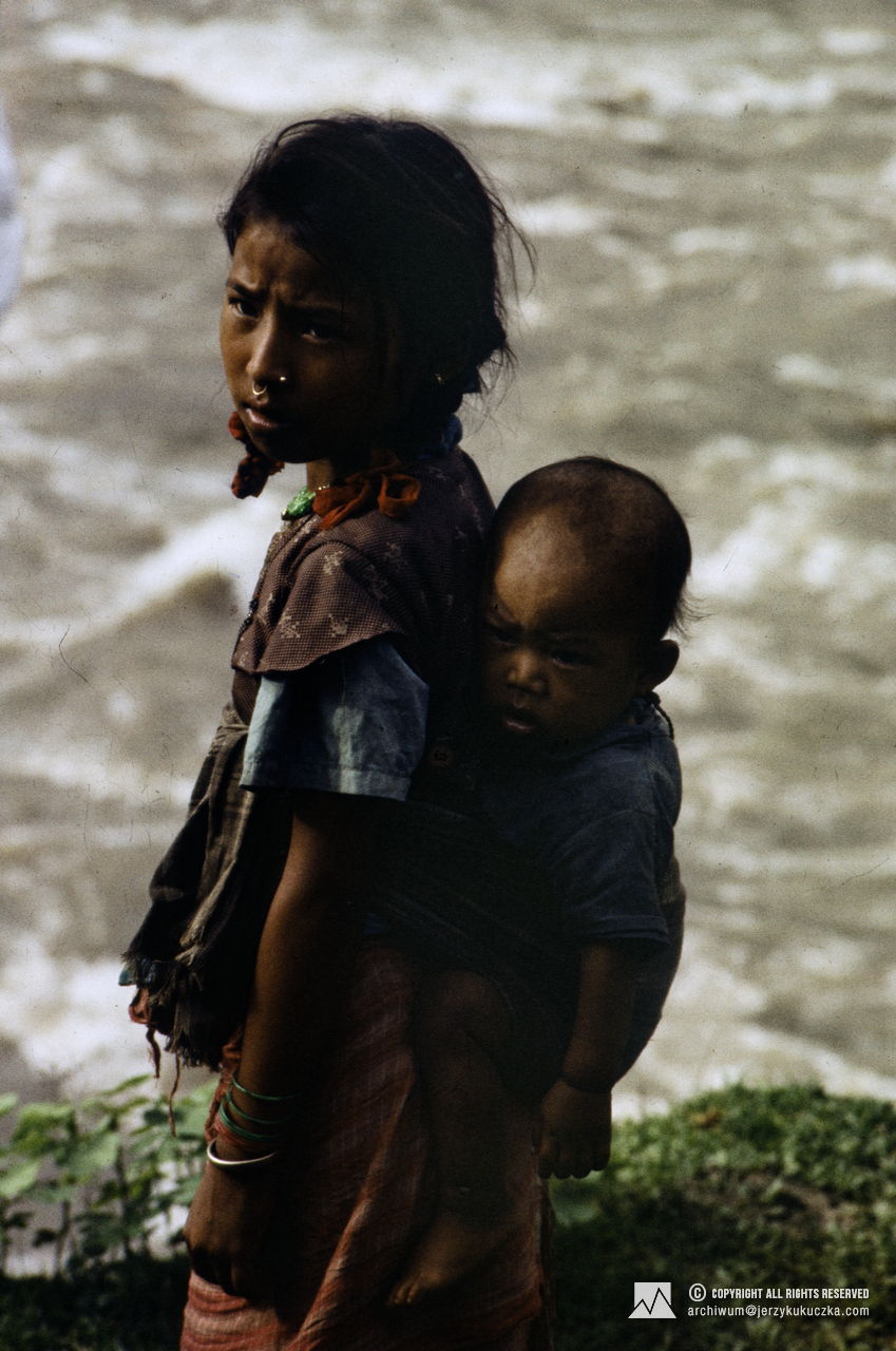 Nepalskie dzieci.
