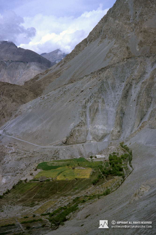 Dolina rzeki Shigar w Karakorum.