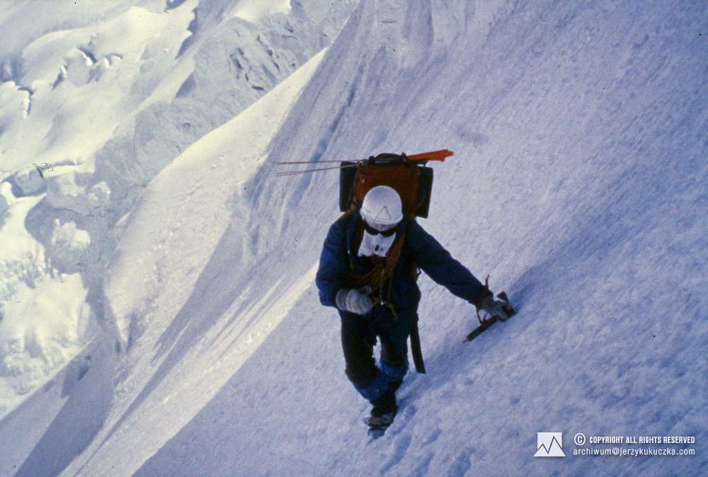 Wojciech Kurtyka na stoku Gasherbrum.