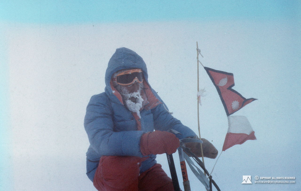 Andrzej Czok na szczycie Dhaulagiri - 21.01.1985 (8167 m n.p.m.).