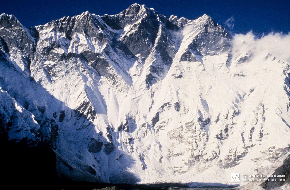 Południowa ściana Lhotse.
