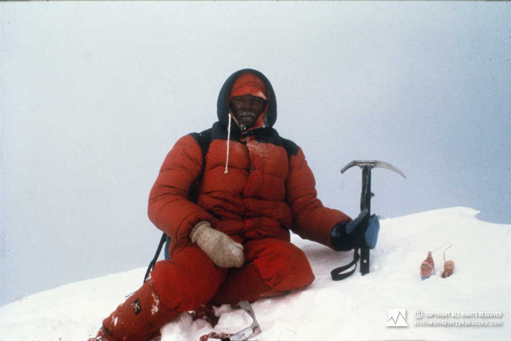 Jerzy Kukuczka na szczycie K2 (8611 m n.p.m.) - 08.07.1986.