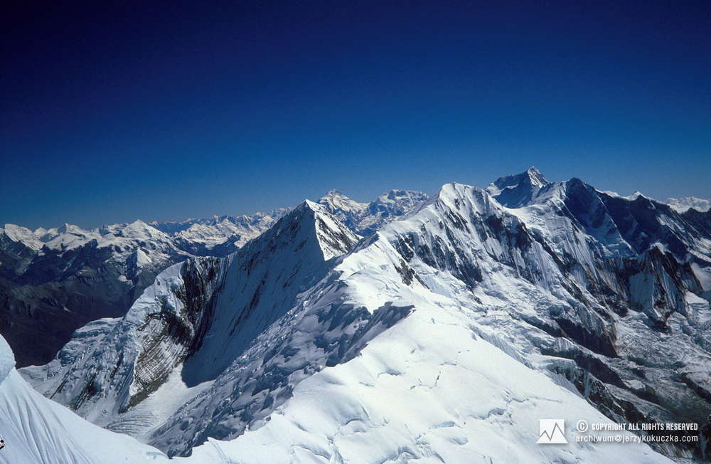 Masyw Annapurny widoczny ze szczytu Annapurny Wschodniej (8010 m n.p.m.).