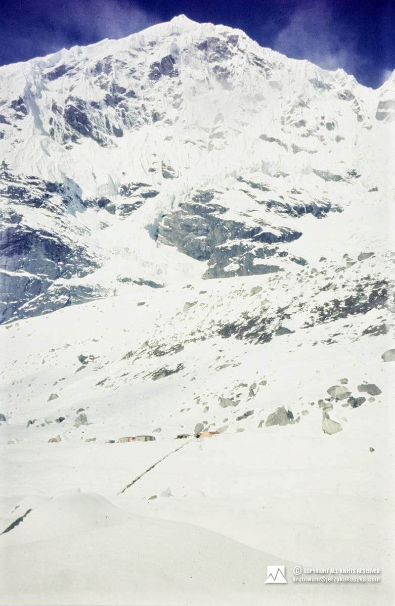 Stok Makalu.