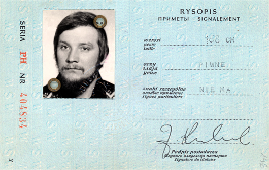Paszport w okresie PRL był niezwykle cennym dokumentem, jego wyrobienie było bardzo trudne. Dokument wydawany był obywatelowi przez biuro paszportowe w lokalnej komendzie Milicji Obywatelskiej. Po przyjeździe do kraju paszport należało zwrócić w tym samym miejscu.